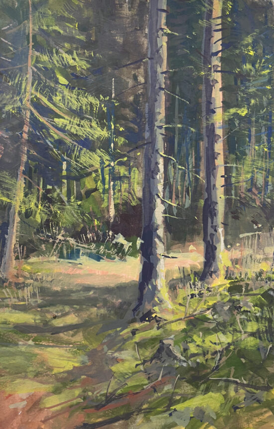 Gouache représentant un sous-bois lumineux avec grands troncs d’arbres, feuillages verts et lumière filtrant à travers la forêt.